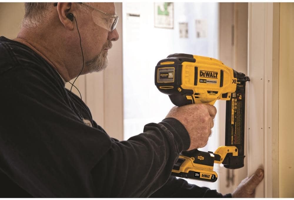 Máy đóng đinh không dây DEWALT DCN680B 20V MAX* XR® 18 GA (Chỉ có dụng cụ)