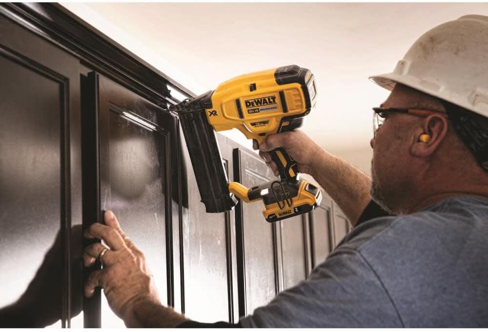 Máy đóng đinh không dây DEWALT DCN680B 20V MAX* XR® 18 GA (Chỉ có dụng cụ)